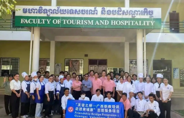 ����У԰����-��ζΪ�� �Լ����� || ��У�ⳤ����ʦ�ļ���կְ��־Ը����